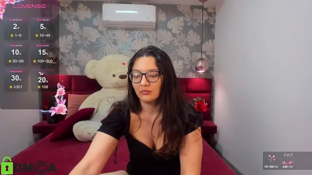 Snapshot of ZarifaBev chatting on 02.17.25 ZarifaBev online show from 02.17.25