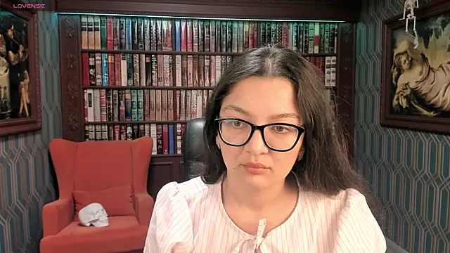 Snapshot of ZarifaBev chatting on 09.12.25 ZarifaBev online show from 09.12.25