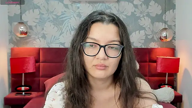 Snapshot of ZarifaBev chatting on 11.01.25 ZarifaBev online show from 11.01.25