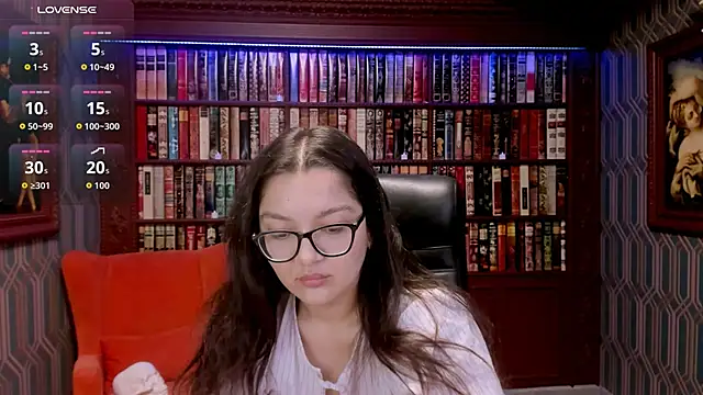 Snapshot of ZarifaBev chatting on 11.02.25 ZarifaBev online show from 11.02.25