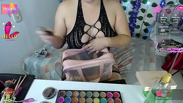 Snapshot of CassandraBaby_ chatting on 10.25.25 CassandraBaby online show from 10.25.25