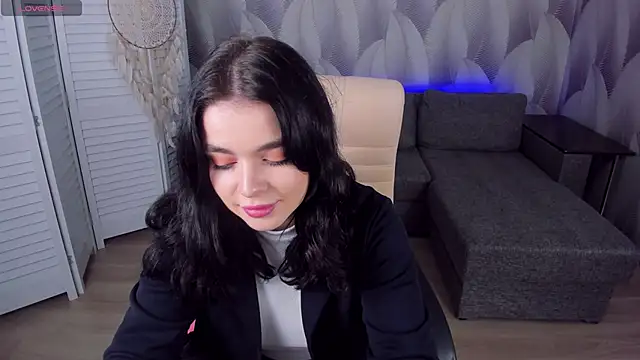AmeliHalls online show from 12.22.24