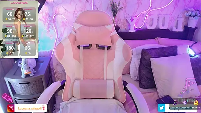 LucyanaSilva online show from 11.20.25