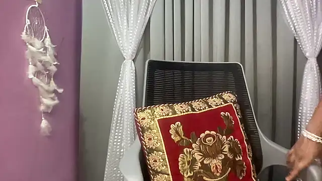 Snapshot of fairyC_for_u chatting on 10.11.25 fairyC for u online show from 10.11.25