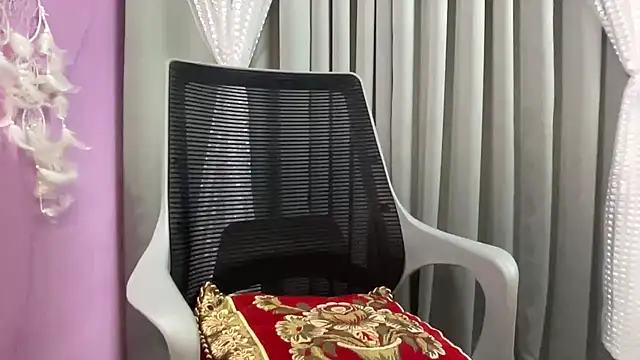 Snapshot of fairyC_for_u chatting on 10.18.25 fairyC for u online show from 10.18.25