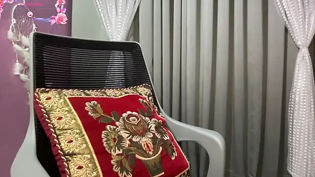 Snapshot of fairyC_for_u chatting on 10.31.25 fairyC for u online show from 10.31.25