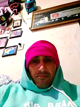 Snapshot of NewBe9D9 chatting on 11.15.25 NewBe9D9 online show from 11.15.25