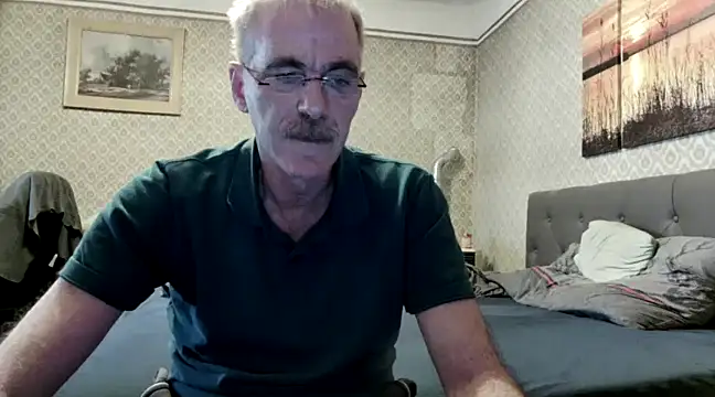 Snapshot of farock chatting on 12.25.24 farock online show from 12.25.24