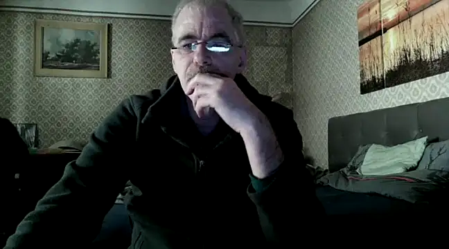 Snapshot of farock chatting on 01.02.25 farock online show from 01.02.25