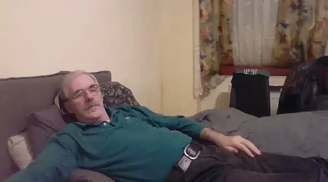 Snapshot of farock chatting on 03.01.25 farock online show from 03.01.25