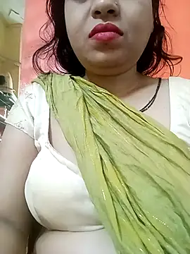 Snapshot of sunita-doll chatting on 10.15.25 sunita-doll online show from 10.15.25