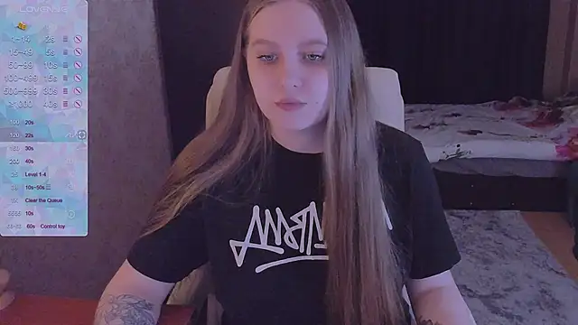 Snapshot of Alice_Dreamgirl_ chatting on 01.11.25 Alice Dreamgirl online show from 01.11.25