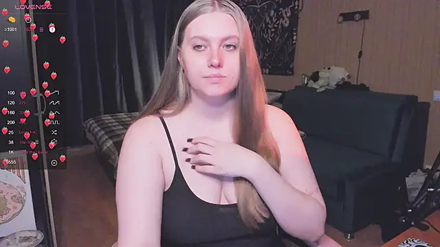 Snapshot of Alice_Dreamgirl_ chatting on 09.30.25 Alice Dreamgirl online show from 09.30.25