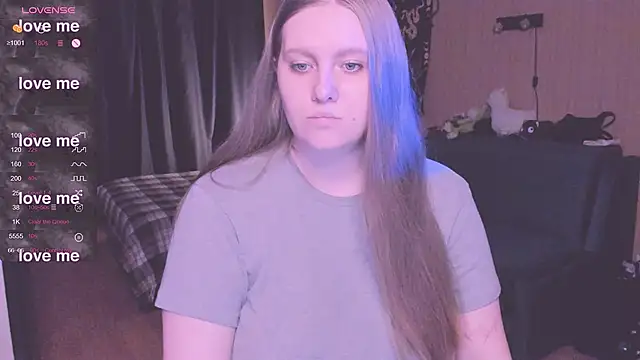 Snapshot of Alice_Dreamgirl_ chatting on 10.16.25 Alice Dreamgirl online show from 10.16.25