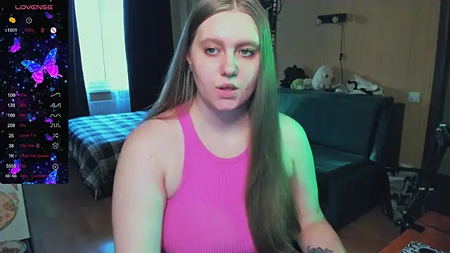 Snapshot of Alice_Dreamgirl_ chatting on 11.15.25 Alice Dreamgirl online show from 11.15.25