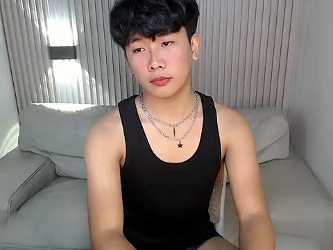 Snapshot of dangerzone0122 chatting on 11.19.25 dangerzone0122 online show from 11.19.25