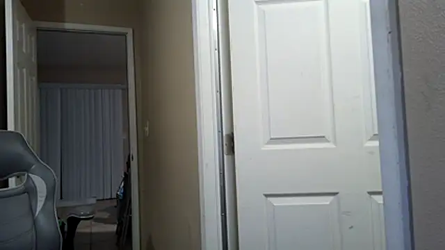 Huntzg23 online show from 04.05.26