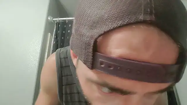 Snapshot of Huntzg23 chatting on 07.17.26 Huntzg23 online show from 07.17.26