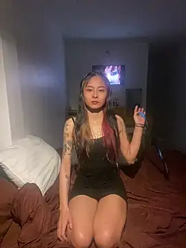 Snapshot of Nn065 chatting on 12.23.24 Nn065 online show from 12.23.24