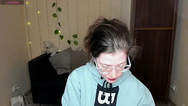 Snapshot of Alicia_redfollow chatting on 01.26.25 Alicia redfollow online show from 01.26.25