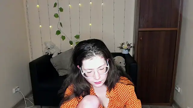 Snapshot of Alicia_redfollow chatting on 01.26.25 Alicia redfollow online show from 01.26.25