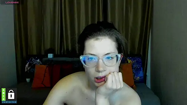 Snapshot of Alicia_redfollow chatting on 01.28.25 Alicia redfollow online show from 01.28.25