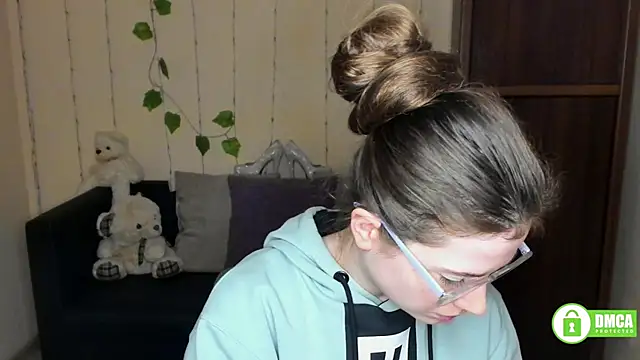 Snapshot of Alicia_redfollow chatting on 02.01.25 Alicia redfollow online show from 02.01.25