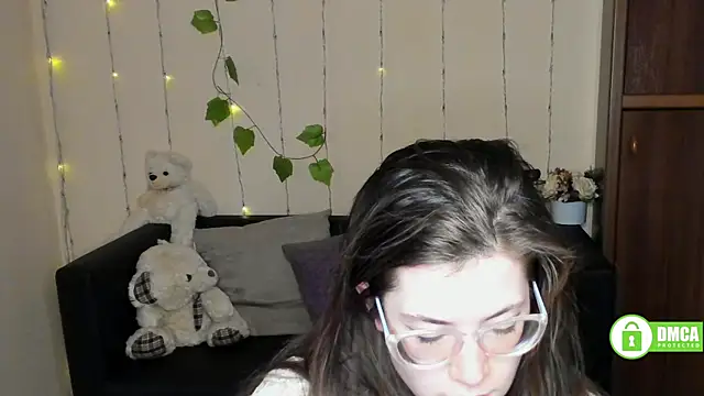 Snapshot of Alicia_redfollow chatting on 02.13.25 Alicia redfollow online show from 02.13.25