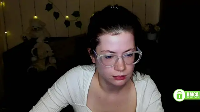 Snapshot of Alicia_redfollow chatting on 02.21.25 Alicia redfollow online show from 02.21.25