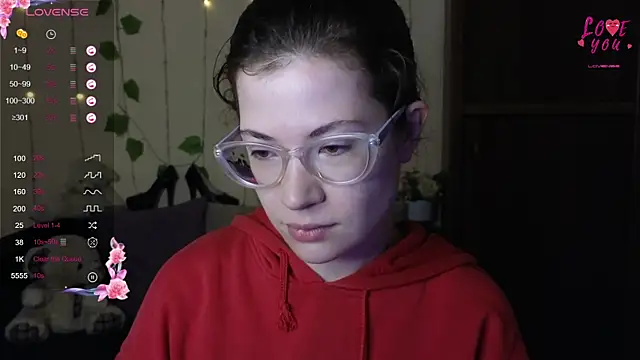 Snapshot of Alicia_redfollow chatting on 03.16.25 Alicia redfollow online show from 03.16.25