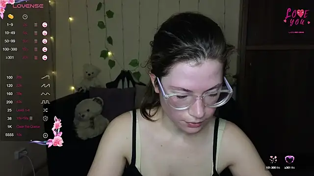 Snapshot of Alicia_redfollow chatting on 03.20.25 Alicia redfollow online show from 03.20.25