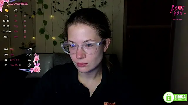 Snapshot of Alicia_redfollow chatting on 09.26.25 Alicia redfollow online show from 09.26.25