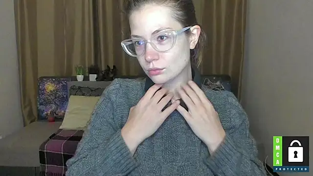 Snapshot of Alicia_redfollow chatting on 09.30.25 Alicia redfollow online show from 09.30.25