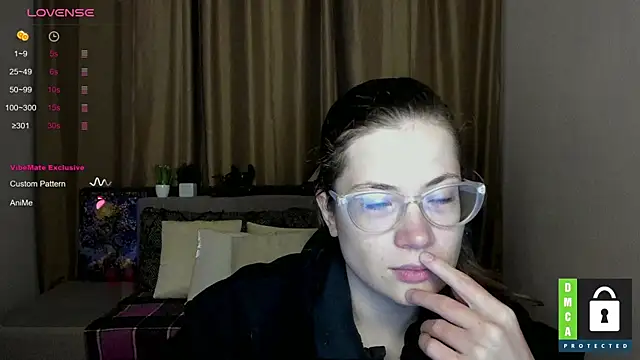 Snapshot of Alicia_redfollow chatting on 10.01.25 Alicia redfollow online show from 10.01.25