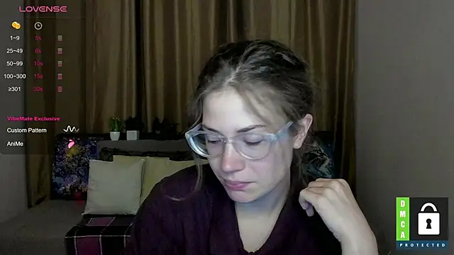 Snapshot of Alicia_redfollow chatting on 10.04.25 Alicia redfollow online show from 10.04.25