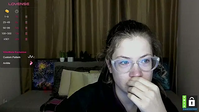 Snapshot of Alicia_redfollow chatting on 10.10.25 Alicia redfollow online show from 10.10.25