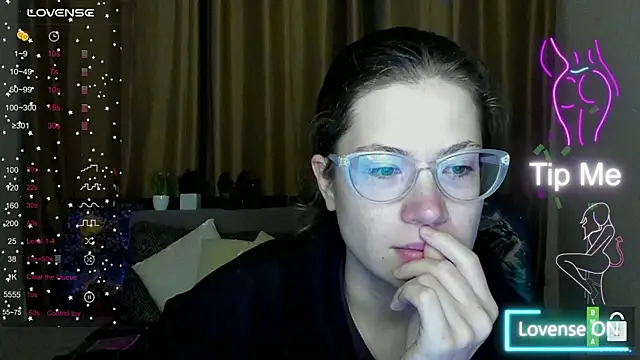 Snapshot of Alicia_redfollow chatting on 10.24.25 Alicia redfollow online show from 10.24.25