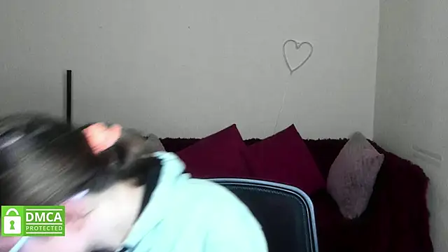 Snapshot of Alicia_redfollow chatting on 10.27.25 Alicia redfollow online show from 10.27.25