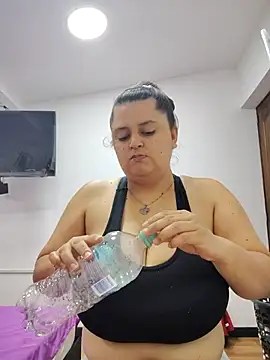 Snapshot of Miss_balloonsmila chatting on 10.26.25 Miss balloonsmila online show from 10.26.25