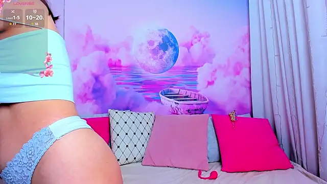 Curvy Dynamite  online show from 01.30.25