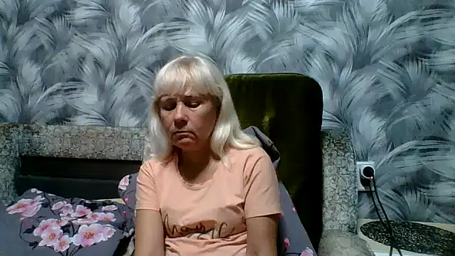 sakura blonde online show from 10.12.25