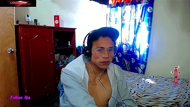 Willy Mate online show from 10.16.25