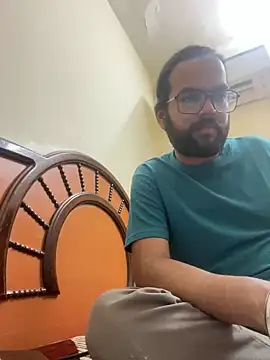 Arsh Loves Luv online show from 12.23.24