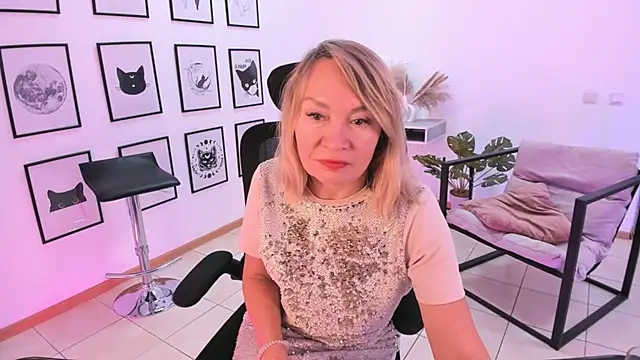 Snapshot of RosalindaFortuna chatting on 12.23.24 RosalindaFortuna online show from 12.23.24