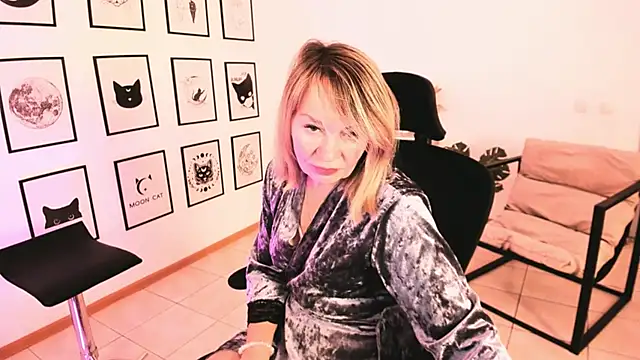 Snapshot of RosalindaFortuna chatting on 12.24.24 RosalindaFortuna online show from 12.24.24