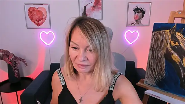 Snapshot of RosalindaFortuna chatting on 01.09.25 RosalindaFortuna online show from 01.09.25