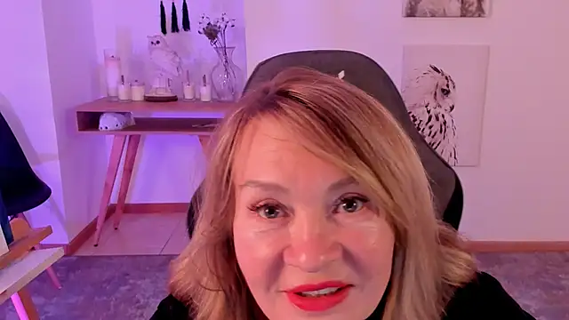 Snapshot of RosalindaFortuna chatting on 02.19.25 RosalindaFortuna online show from 02.19.25