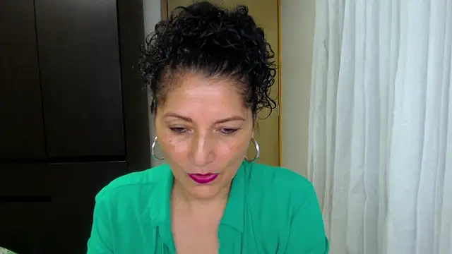Snapshot of arianna_ros3 chatting on 05.05.26 arianna ros3 online show from 05.05.26