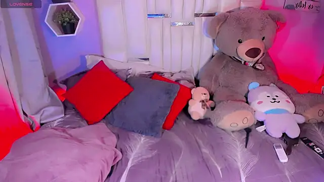 Aileen 18 online show from 04.11.26