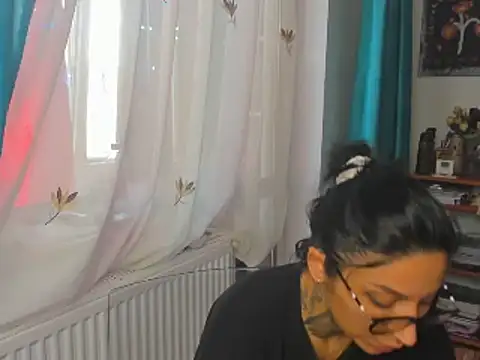 Snapshot of Lucky_Deniz chatting on 12.20.24 Lucky Deniz online show from 12.20.24